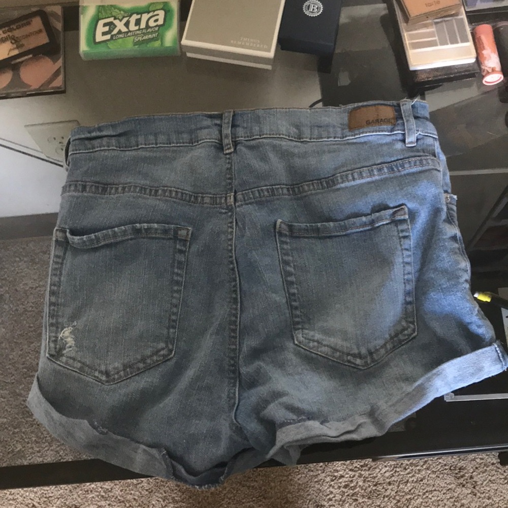 Shorts - Picture 3 of 4